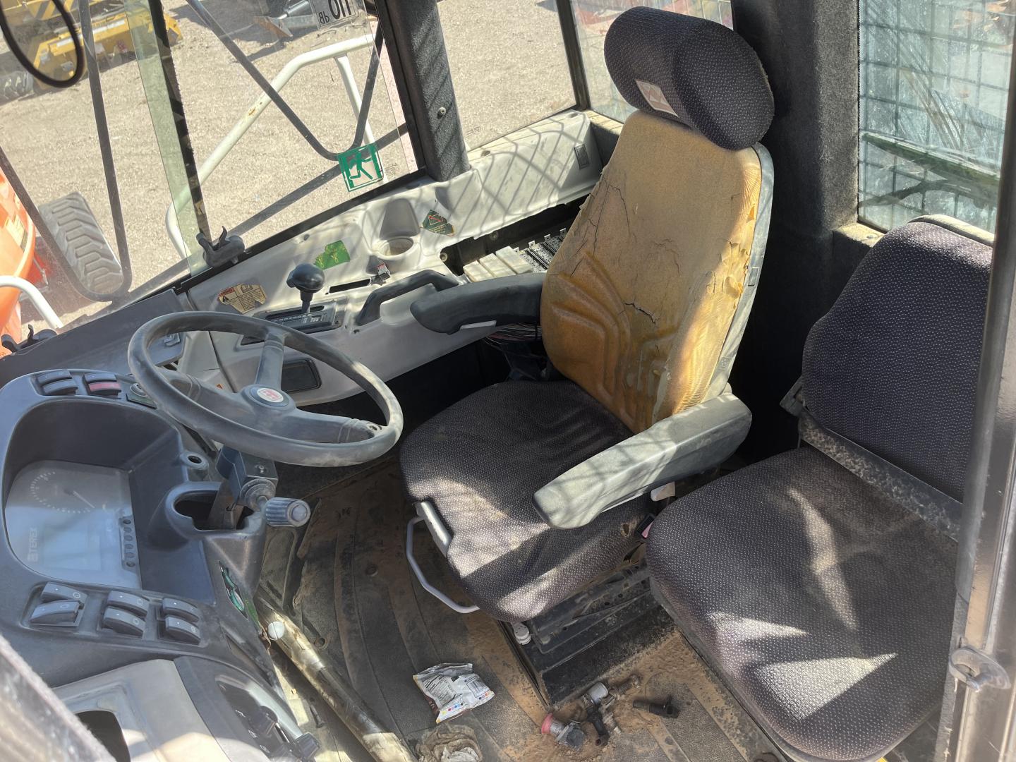 ./imagenes/INVOICE/2019/17223/CABINA PARA DOMPE TEREX TA40 (12).JPG